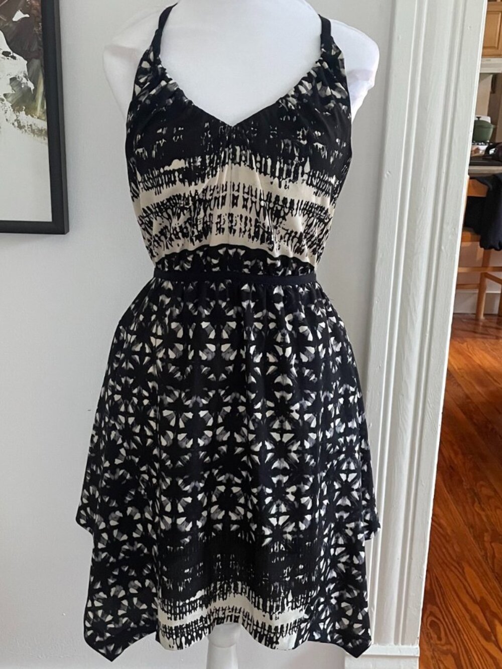 Ecoté / Flowy Halter Dress / Beach-y Dark Navy Pattern / Sz S